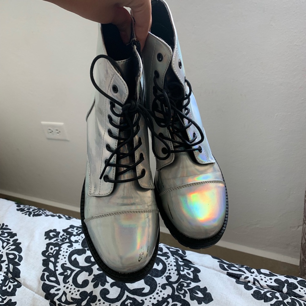 Holographic booties